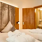Moehringers Schwarzwald Hotel 4*